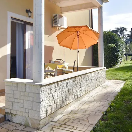 Apartman Ground-floor Retreat Surrounded By Nature Bašanija
