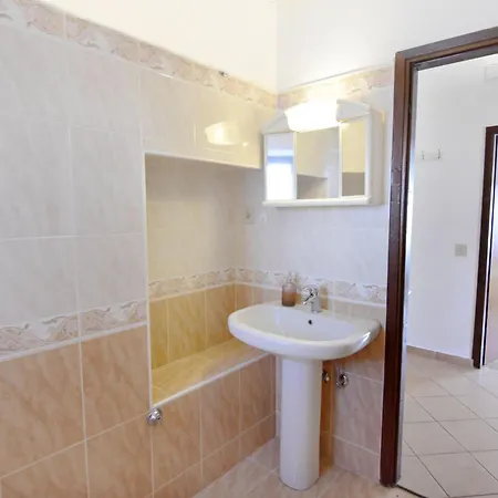 Ground-floor Retreat Surrounded By Nature * Bašanija