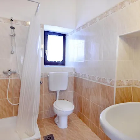 Ground-floor Retreat Surrounded By Nature Bašanija